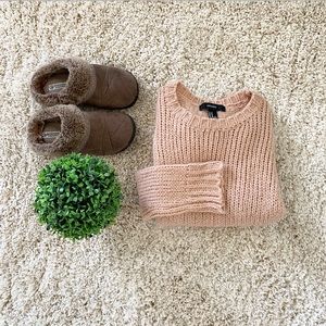 🆕 Forever 21 Light pink cable knit sweater